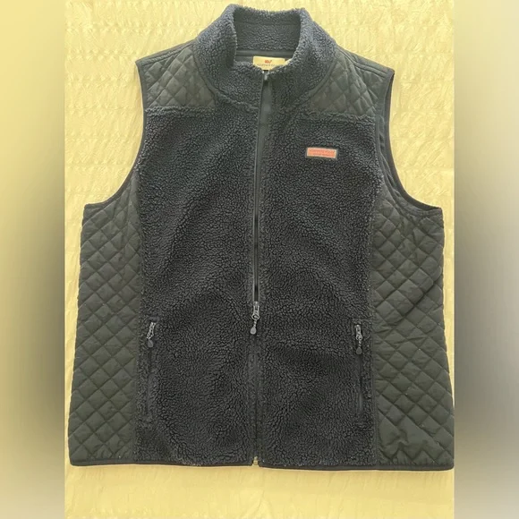 Vineyard Vines Black Fleece Vest - Picture 2 of 9